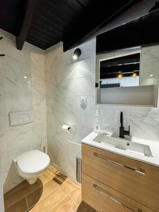 New: Calme Et Elegance *Face A La Gare*_Centrale Guingamp Bagian luar foto